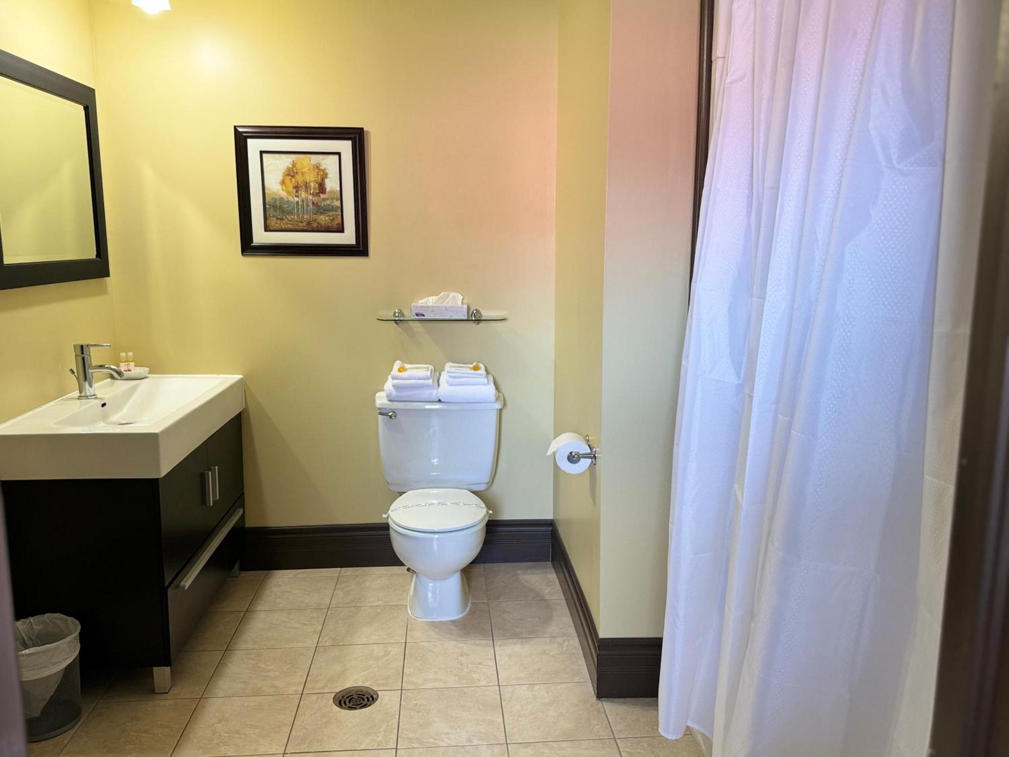La Porte De La Mauricie Louiseville Luaran gambar