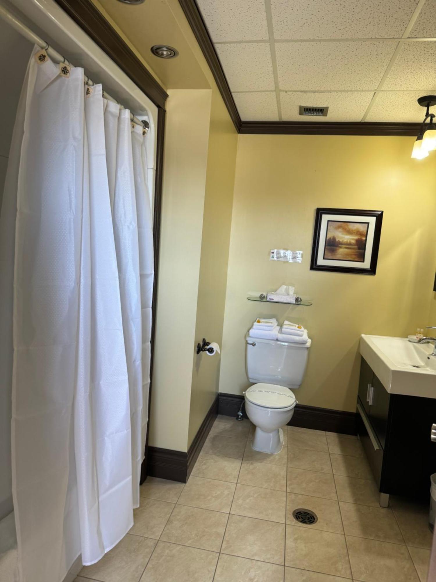 La Porte De La Mauricie Louiseville Luaran gambar