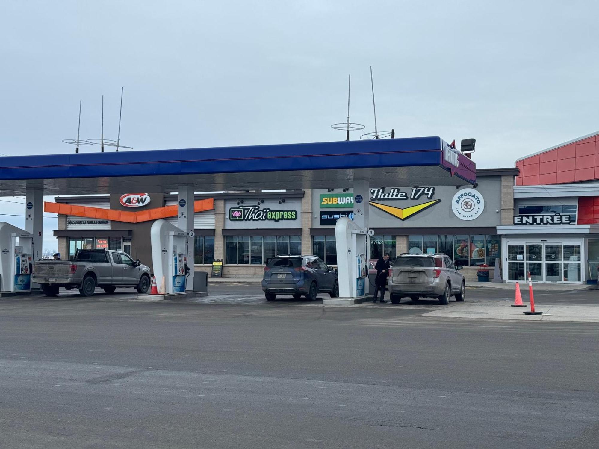 La Porte De La Mauricie Louiseville Luaran gambar