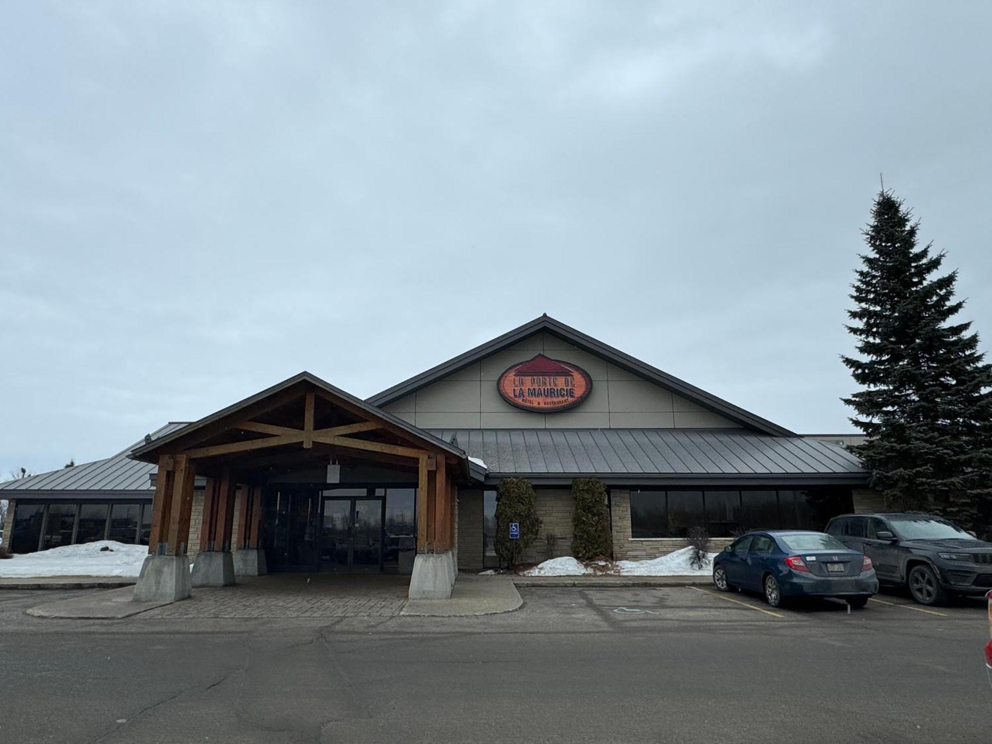 La Porte De La Mauricie Louiseville Luaran gambar